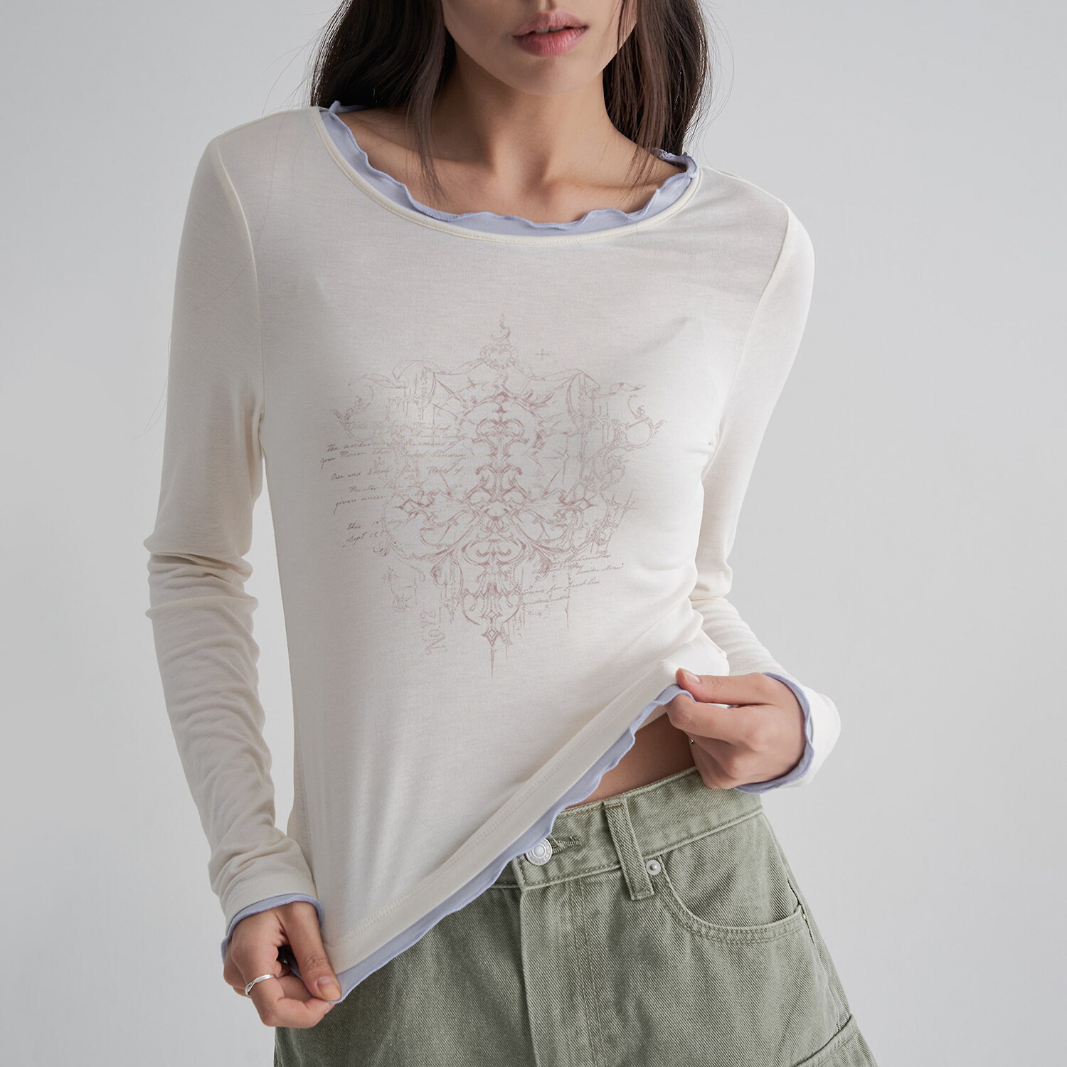 에잇세컨즈 여성 레이어드 긴소매 티셔츠  스카이 블루 165841DY1Q