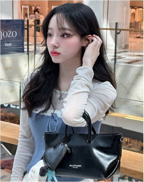질스튜어트_핸드백 블랙 글로시 소가죽 스몰 토트겸 크로스백 JABA5F763BK