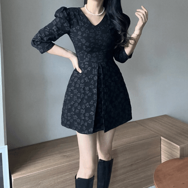 엘린무드 [하프클럽/엘린무드]룰렛 자가드 플라워 미니 퍼프 슬림 미니 유니크 걸리쉬 A라인 맞주름 원피스(2color)