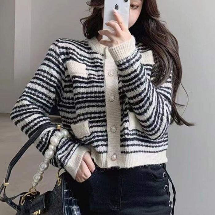 프롬슈그린 [프롬슈][프롬슈] 배색 라운드 진주 여성 니트가디건 크롭자켓 (9214731)