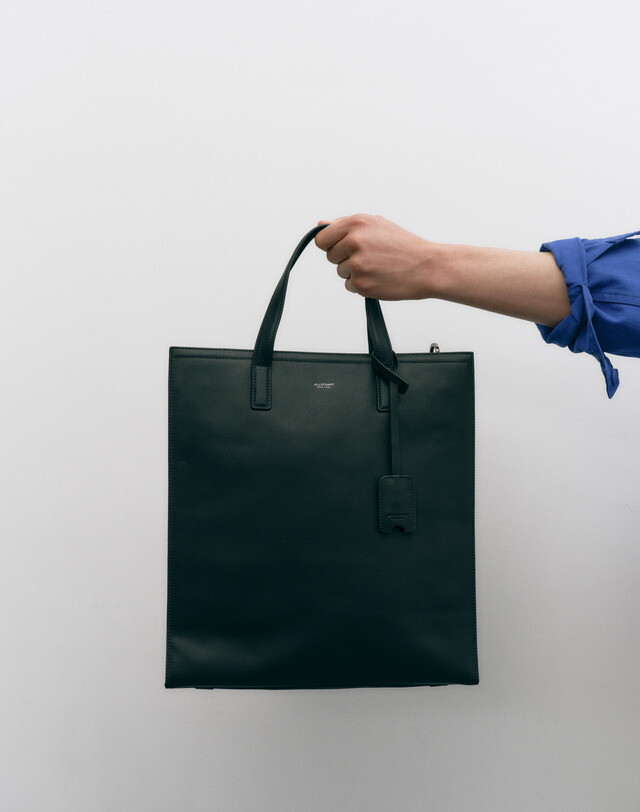 질스튜어트_ACC [질스튜어트 액세서리 남성] [25FW] JUBA5F631BK LUKE노트북수납 루크 블랙 소가죽 세로형 토트백