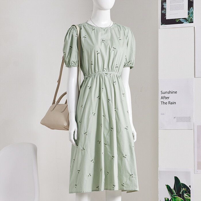 올리비에클로짓(OLIVIERs CLOSET) [한정수량/특가][올리비에스클로젯] 플라워 자수 라운드 퍼프 원피스_O2406OP063B_M