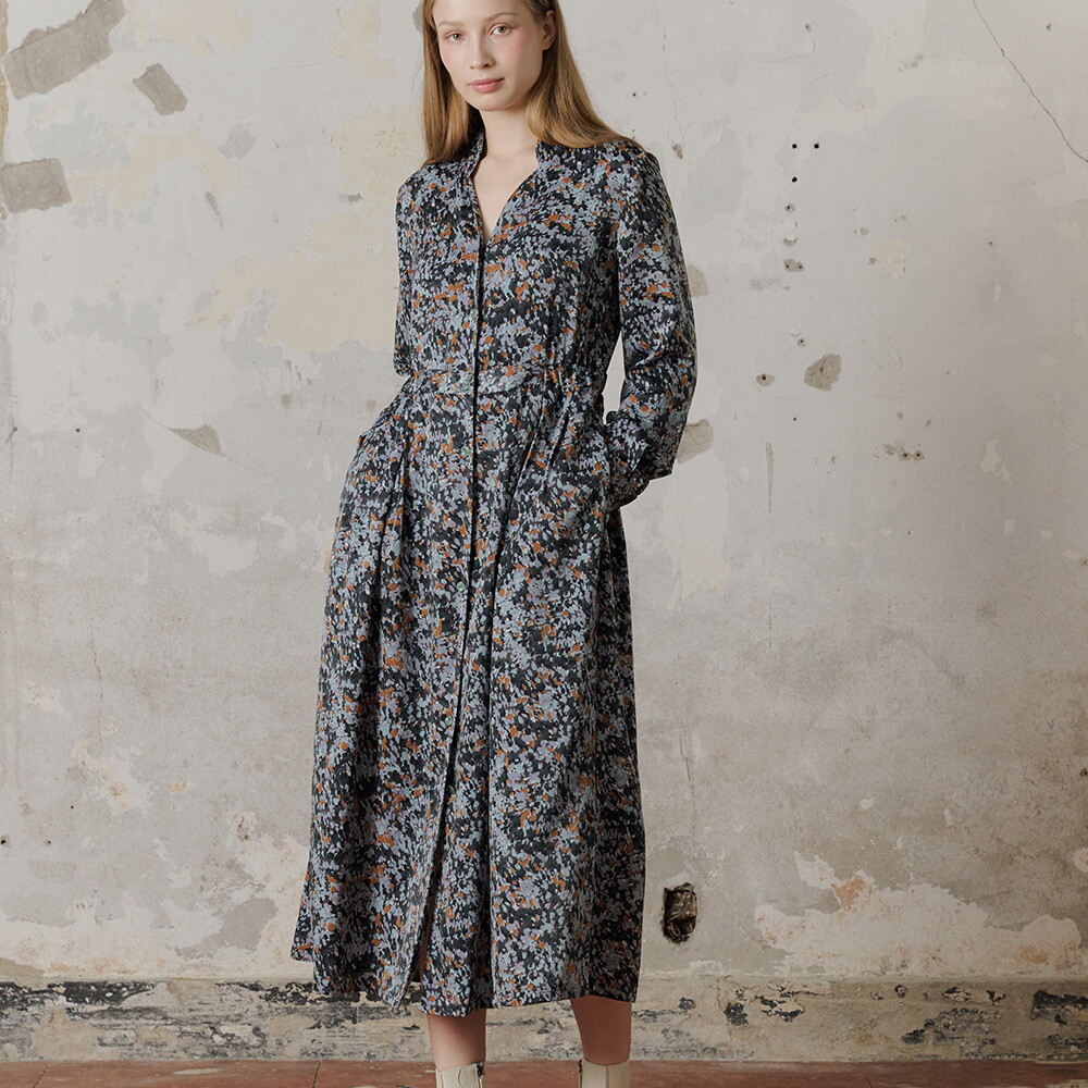 프릭스 바이 김태훈 [프릭스] Japan Flower Print Suede Touching Premium Satin Maxi Shirt Dress_Flower Green