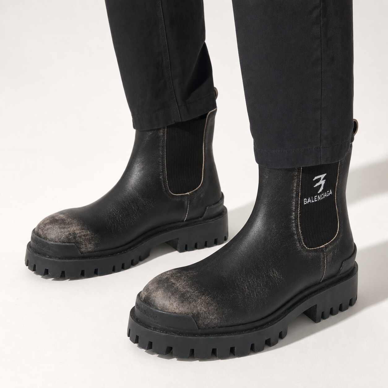 BALENCIAGA Balenciaga 26SS 스트라이크 첼시 부츠 (854082 WB228 1919)