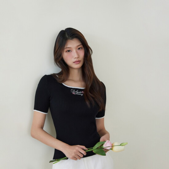 [에고이스트](BLUE LABEL) 로즈레터링 배색 반팔니트 ES2OKH01