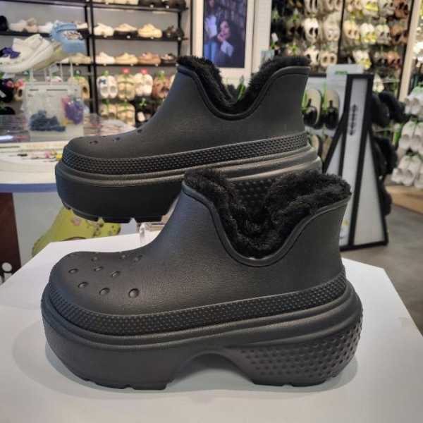 크록스 (패플) [크록스]CROCS HC14 크록스 스톰프 라인드 쇼티 부츠 210673-060 (28446195)