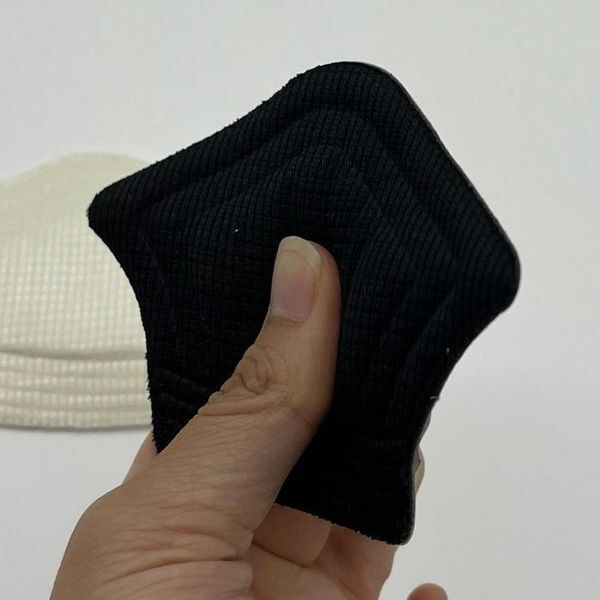 셀러허브(하프클럽) [하프클럽/셀러허브_여성트랜드패션]뒤꿈치 물집방지패드 운동화 2P 발뒷꿈치패