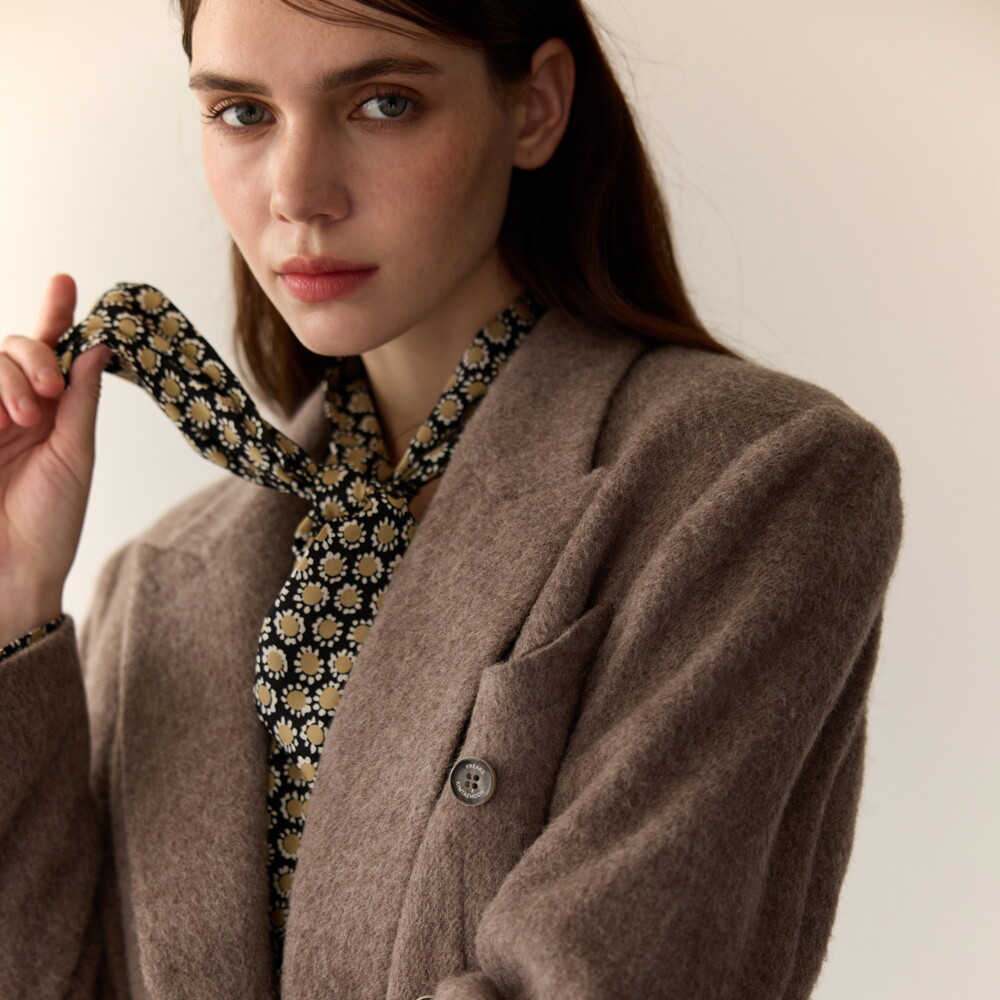 프릭스 바이 김태훈 [프릭스] Big Shoulder Peaked-UP Lapel Double-Breasted Japanese Wool 100% Long Blazer