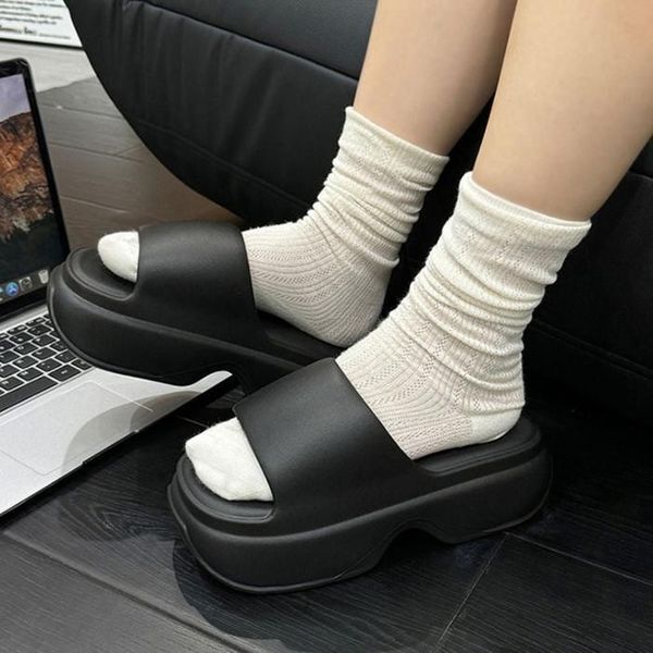 주식회사 셀러허브_레이틀리 셀러허브(하프클럽) [하프클럽/셀러허브_여성트랜드패션]ONM 유니크 데일리 여성 심플 라인 키높이 플랫폼 슬리퍼