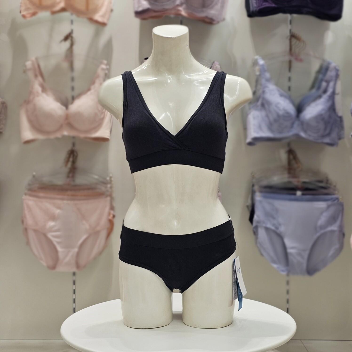 Triumph [AK수원점] [트라이엄프] 슬로기 고올라운드 노와이어 브라렛 미디팬티 세트 TB87A2126H 04