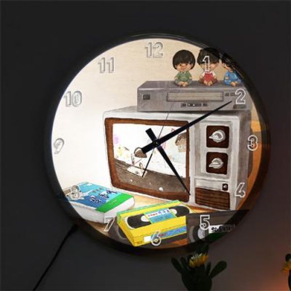 교보문고 꾸밈 nf546-LED시계액자35R 라떼는말이야(비디오)