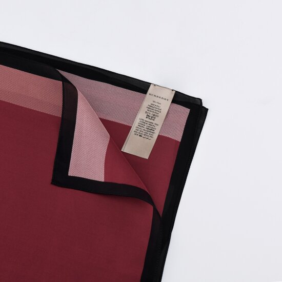 BURBERRY 체크 실크 롱 스카프 (40148331/ 40148321)