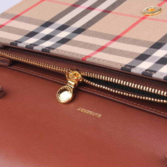 [BURBERRY] 디태처블 스트랩 빈티지 체크 지갑 8025162