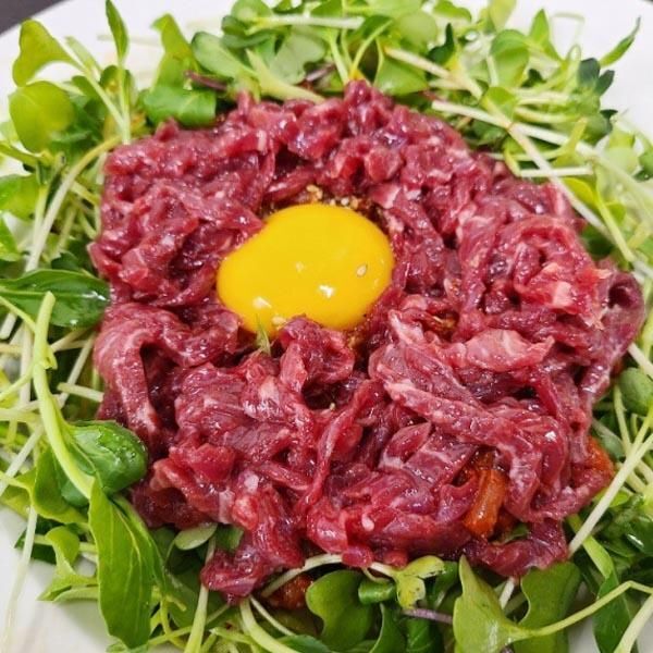 교보문고 요리조리 국내산 한우 육회 300g x 2팩+증정소스