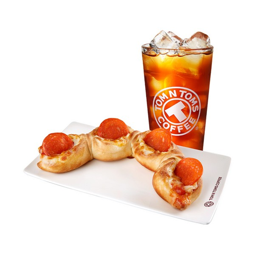 탐앤탐스 (탐앤탐스) 페퍼로니 프레즐+복숭아 아이스티 (T) 1잔