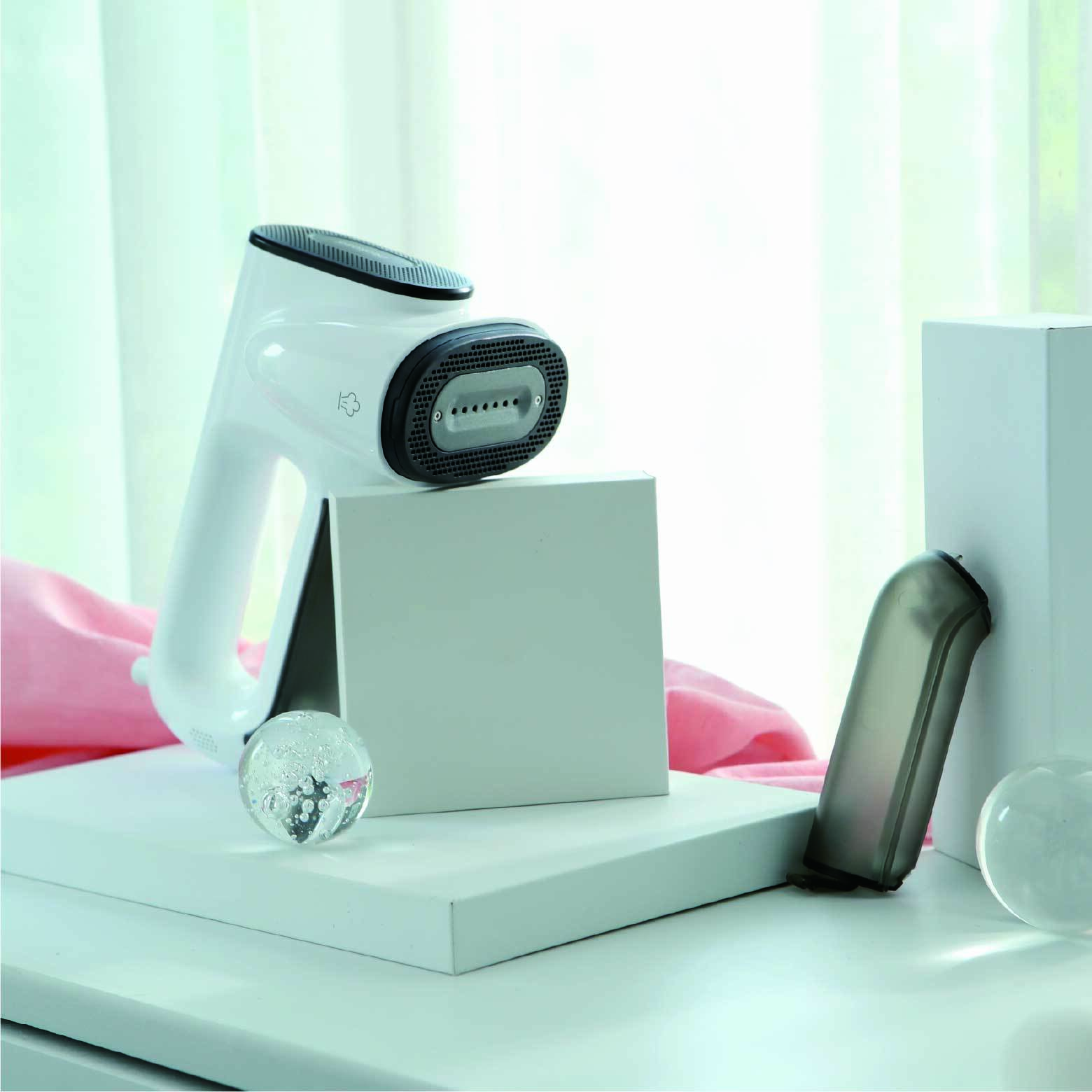 (주)코비마운틴OEM 2025 NEW 진공 흡착 스팀 다리미기(파우치, 대용량 물통, 거치대 포함)