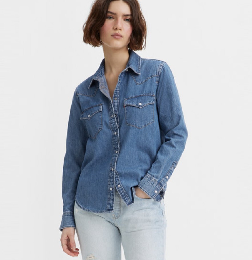 리바이스(아울렛) 리바이스 여성 얼티밋 웨스턴핏 라이트데님 셔츠 중청 868320018