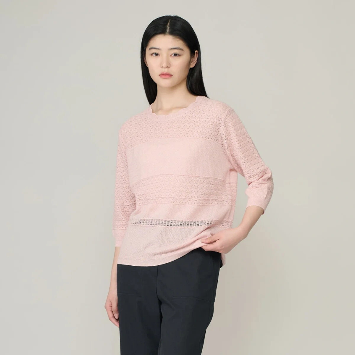 비씨비쥐 [BCBG]여름 신상 스칼럽 아일렛  풀오버 니트 A6M4K41921/ 애플아울렛