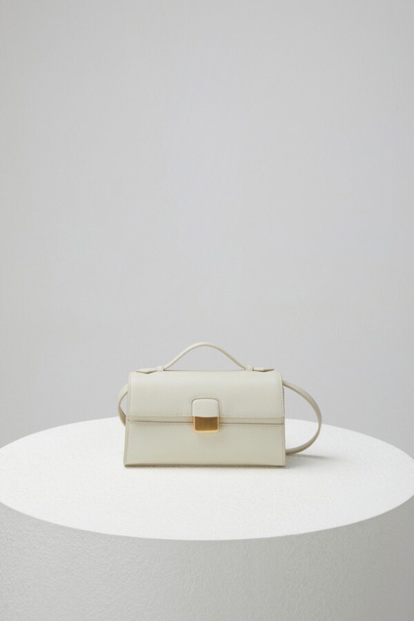 쿠론(아울렛) (롯데아울렛의왕) 파사드(Facade) 토트백 22 (RCBTX23631IVD)