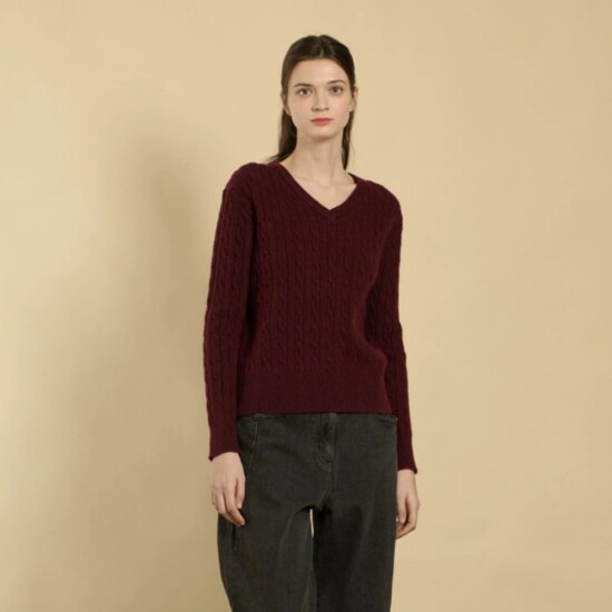 [BCBG]브이넥 케이블 니트 풀오버 B6S1K482