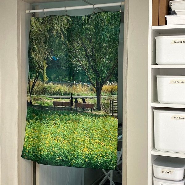 모멘트스토리지 자체제작 교보문고 모멘트스토리지 오후의 산책(in the park) 패브릭포스터 (2 size)