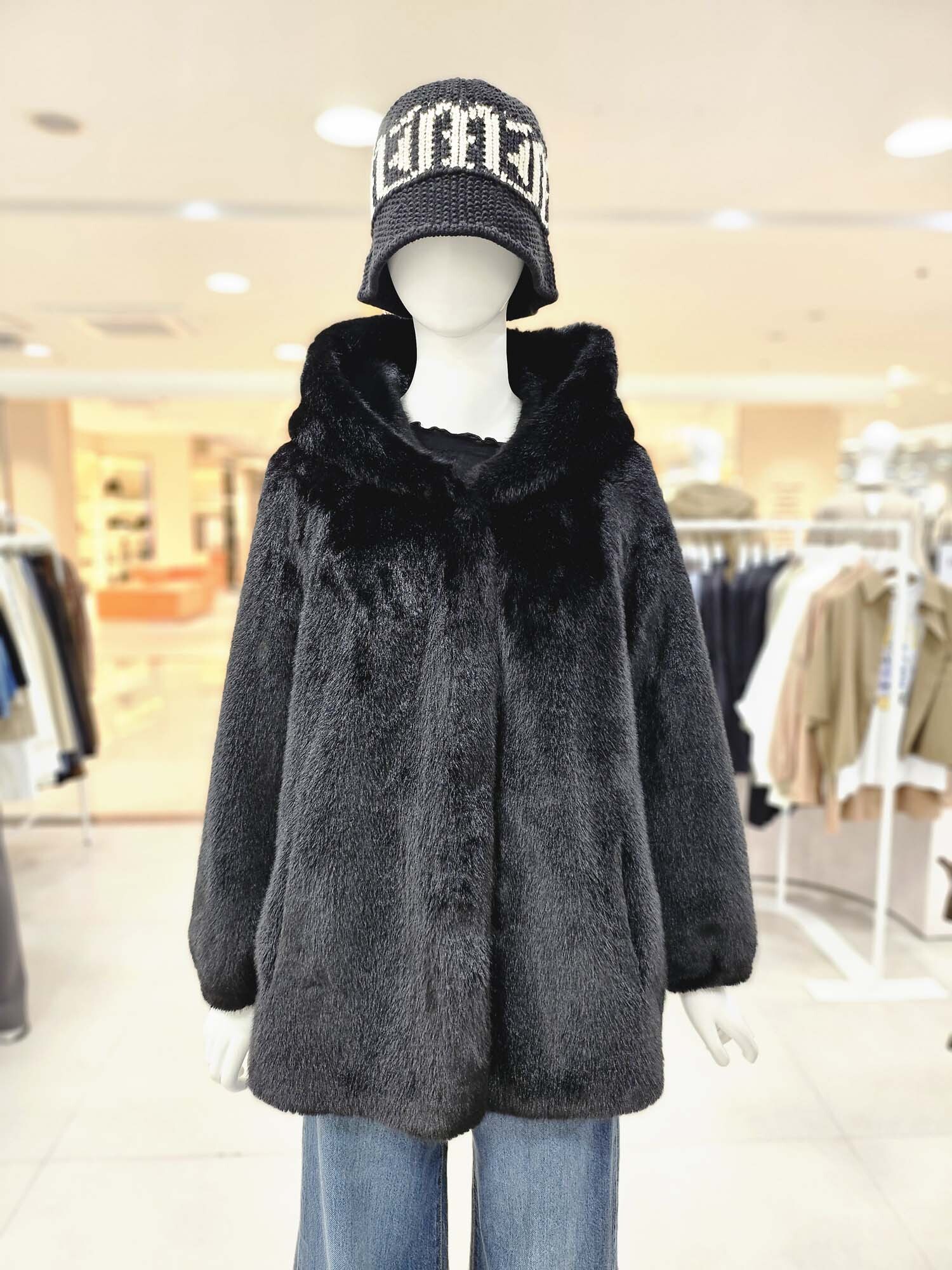 올리브데올리브 (롯데아울렛)(올리브데올리브) 스트링 후드 페이크퍼 하프 코트 (YW5XM983)