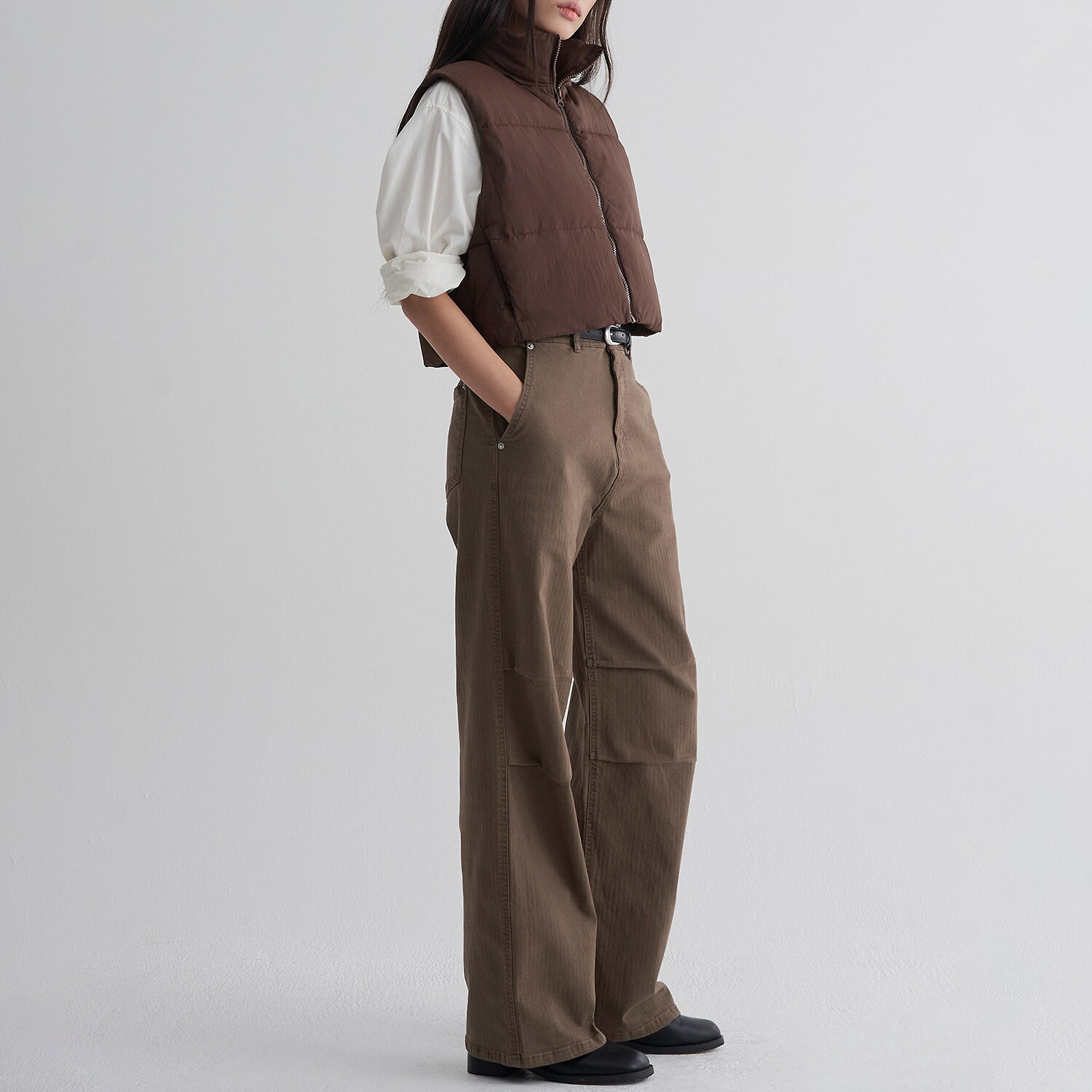 에잇세컨즈 여성 크롭 패딩 베스트  브라운 355938LY1D