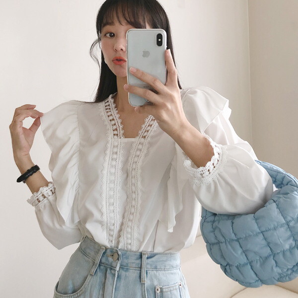 드레스날다 [드레스날다]아르헨티 브이넥 레이스 봉긋 어깨 프릴 블라우스