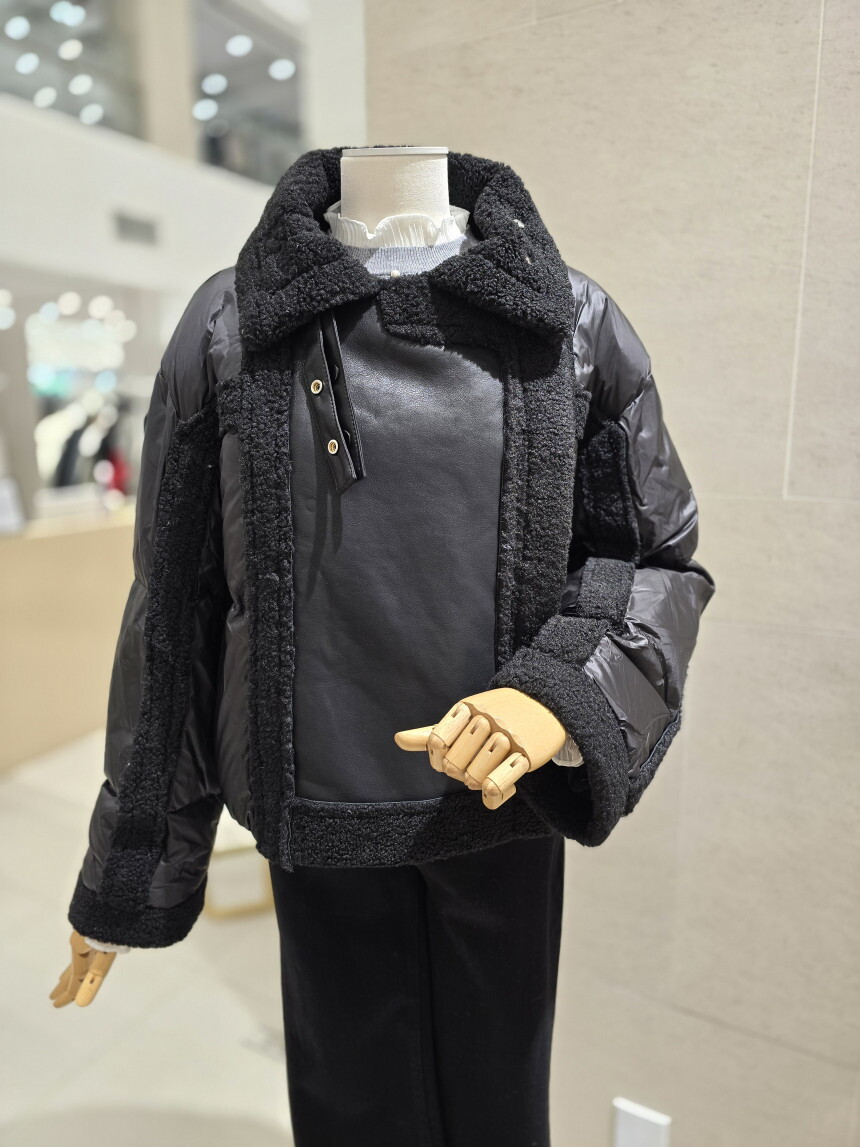 상세참조 샤틴(아울렛) 인조 무스탕 덕다운 패딩 점퍼  (S244K855)