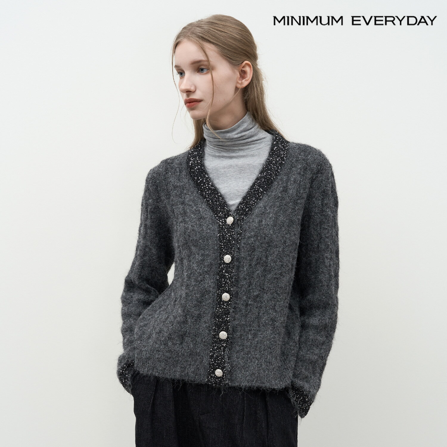 미니멈 (미니멈 에브리데이)스팽글 V넥 버튼 가디건 (EB4CK033D)
