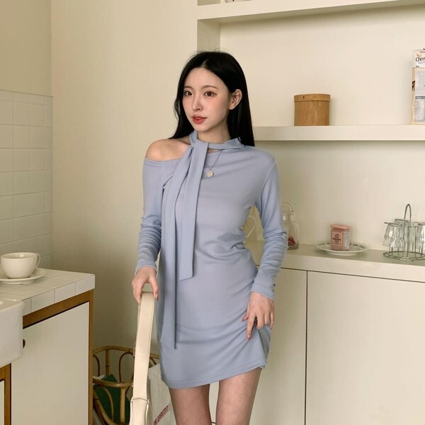 주식회사 미라클세븐 신상오픈런 [하프클럽/신상오픈런]로시엘 목도리 스프링 슬림핏 미니원피스 여성 발레