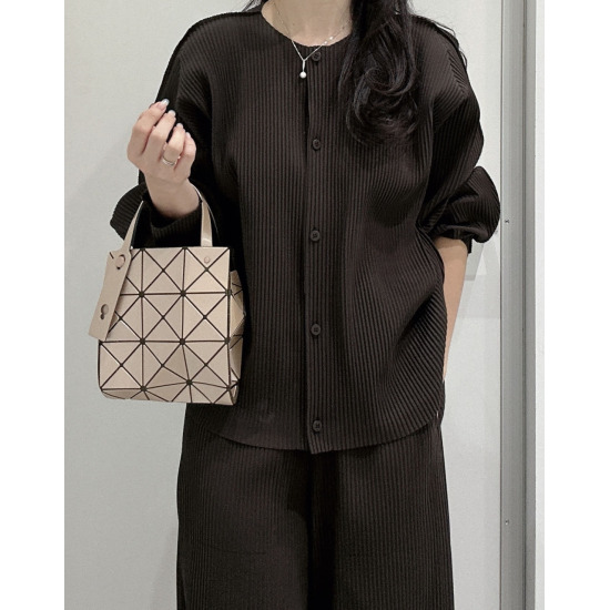 [이세이 미야케][이세이미야케] me 25년 10월 ROUND PLEATS 가디건 (2컬러) KO722