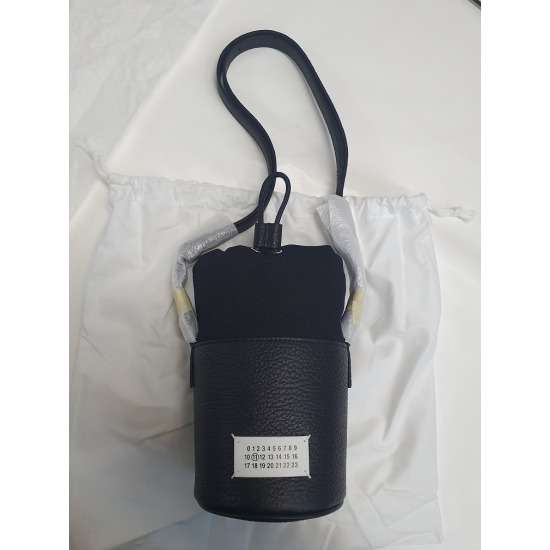 [메종마르지엘라][MAISON MARGIELA] 5AC 마이크로 버킷백  S56WG0164 P4348