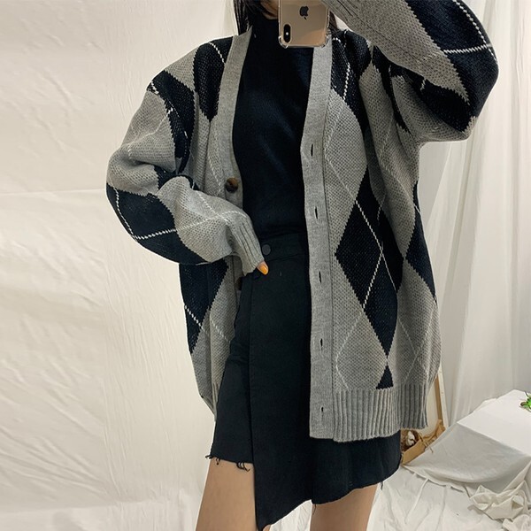 메이비누스 [하프클럽/메이비누스]도톰도톰 아가일 니트 가디건 (아이보리 그레이 브라운 블루) 오버핏 루즈핏