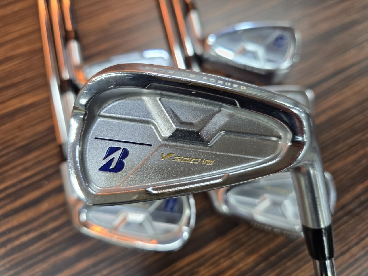 BridgeStone 브릿지스톤 중고 브리지스톤(국내정품) V300 8세대 4-P/7 DG S200 중고 아이언세트//M146