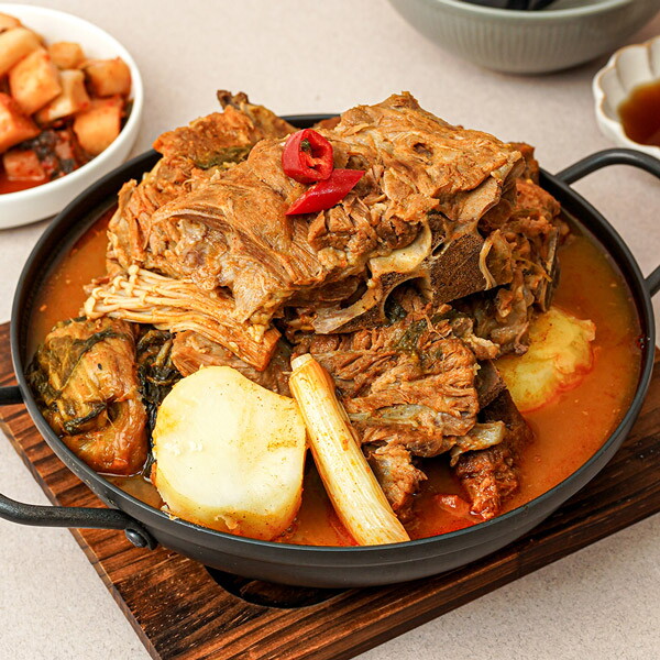 푸드맛남 고기듬뿍 푸짐한 우거지 감자탕 3kg (3-4인분)