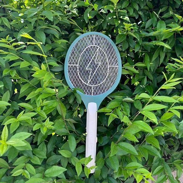 에이치플러스몰 핸디 모기채 전기 해충퇴치기 다용도 벌레 제거기 TTN 건전지식 모기포획기