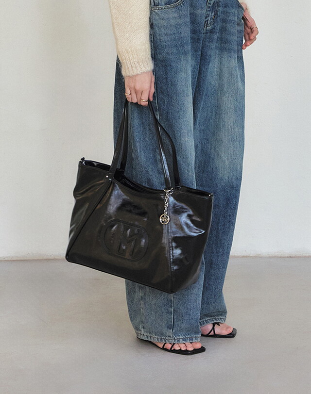 헤지스ACC [헤지스 액세서리] [26FW] HIBA6F528BK 주말한정 특가H20크링클 시그니처 H 블랙 와이드 쇼퍼백 L 롱스트랩SET 유광