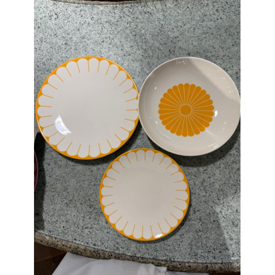 [잇태리보스][수량 2개]Villeroy & Boch 옐로우 플라워 디너세트 3p