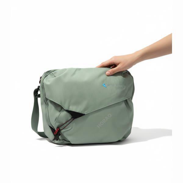 클라터뮤젠 클라터뮤젠 25FW 가우트 메신저 백 페이디드그린 (40460U21-586)