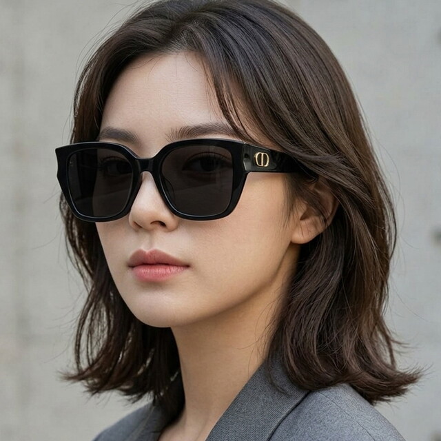 디올 디올 선글라스 DIORGLOW S1F 더보이즈 뉴 착용 사각 오버핏 CD40197F 01A
