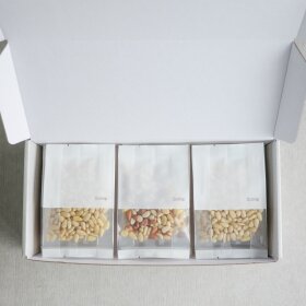 [솔닙] 솔닙 국내산 특등급 민둥산 잣 세트(백잣 8팩+황잣4팩, 팩당 40g)